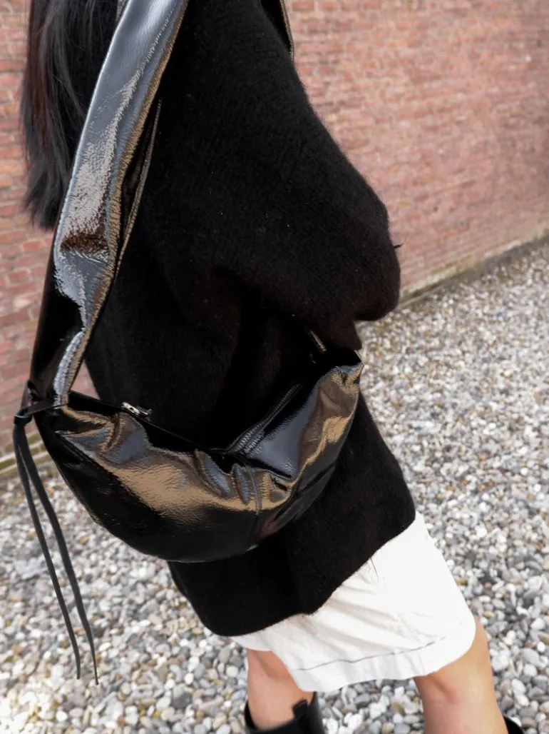 Banana bag XS crushed patent black