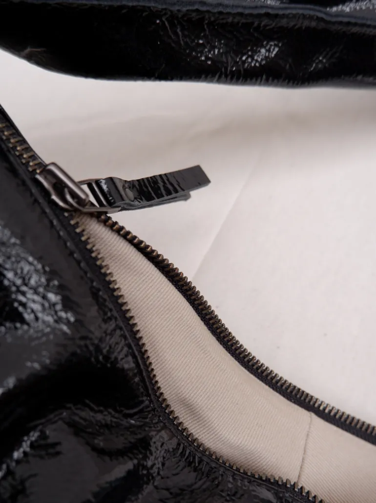Banana bag XS crushed patent black