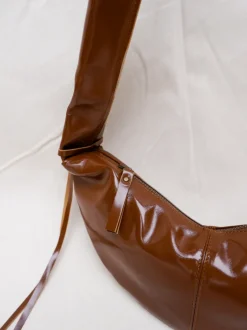 Banana bag XS glossy brown