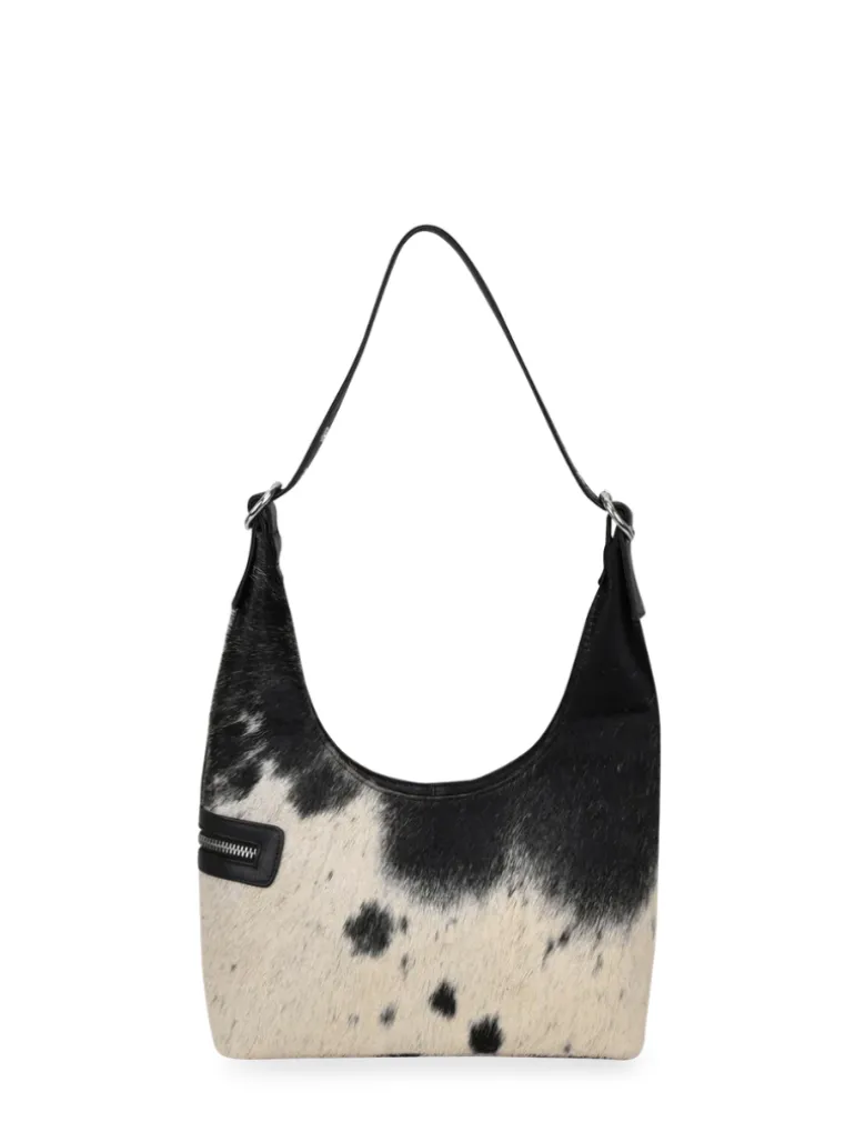 Lotta shoulder cow
