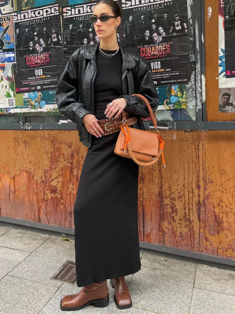 Olivia marrón