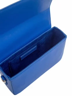 Pantone azul oscuro